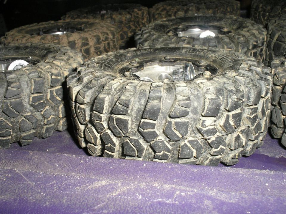 Off-road tires with aggressive tread patterns