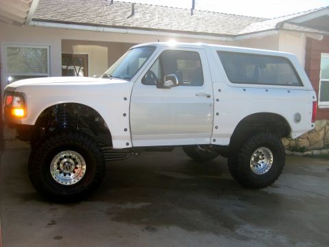 1996 Ford Bronco - This lifted 1996 Ford Bronco features off-road tires and suspension modifications.