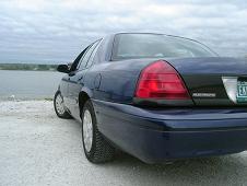 2003 Ford Crown Victoria photo