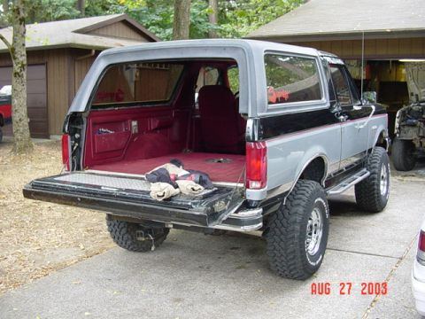 1989 Ford Bronco - Getting the interior back together
