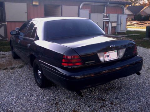 2002 Ford Crown Victoria photo