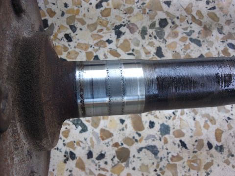 1998 Ford Crown Victoria - this is the passenger side shaft: no groove but it is scratches due to excessive heat.
