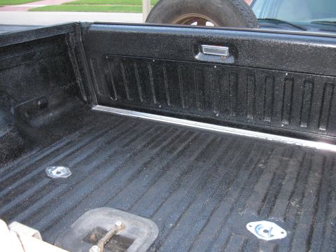 1989 Ford Bronco - Replaced body mounting bolt access covers with d-rings.