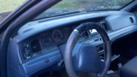 1999 Ford Crown Victoria photo
