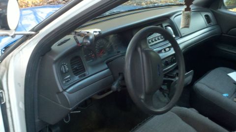 2003 Ford Crown Victoria photo