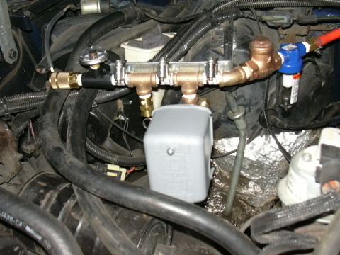 1991 Ford Bronco - One more close up of the manifold.
