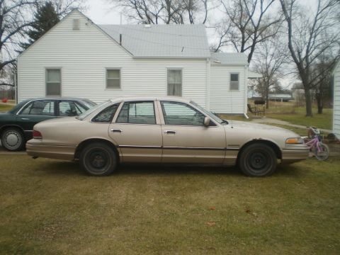 1993 Ford Crown Victoria photo