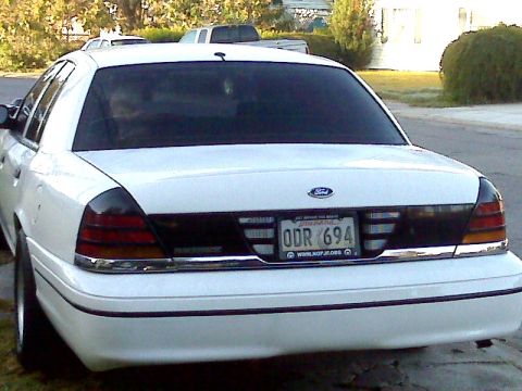 2005 Ford Crown Victoria photo