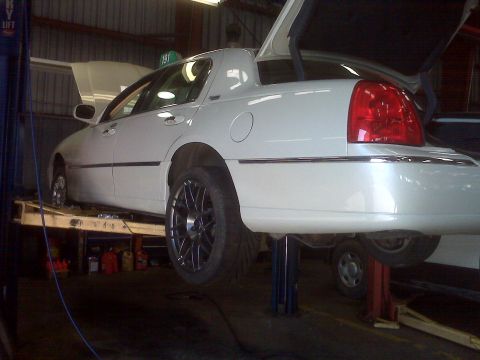 2005 Ford Crown Victoria photo
