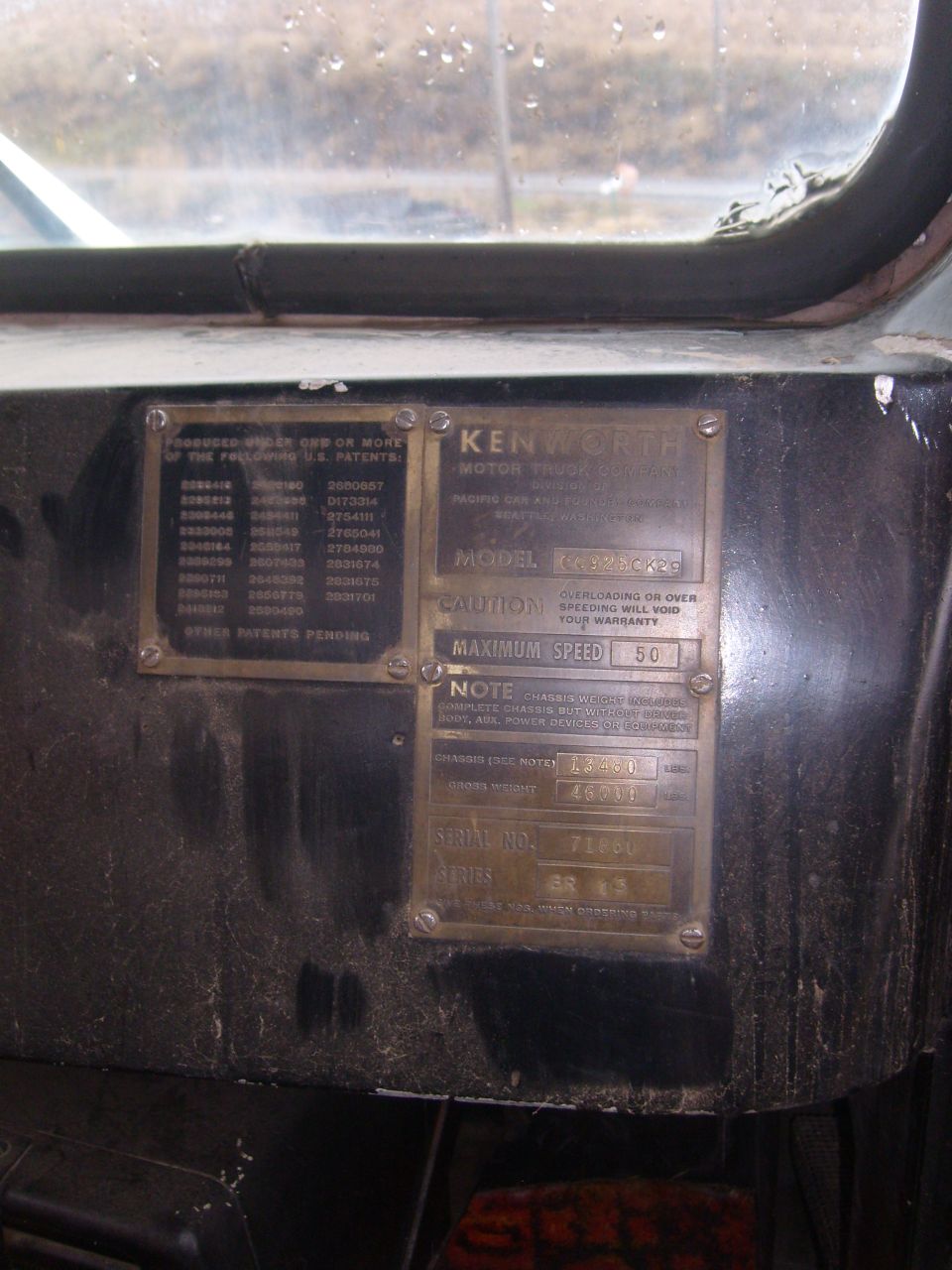 Kenworth data plate showing model CC925CK29, serial 71860 and 46,000 lb gross weight