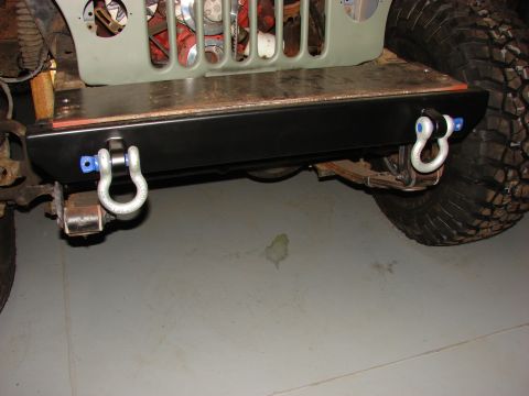 1993 Jeep Wrangler - Front view of a 1993 Jeep YJ showing its aftermarket bumper and shackle mounts.