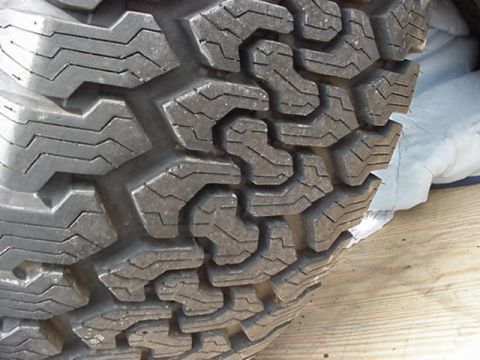 1993 Ford Bronco - 33x12.5x15 futura dakota rvt