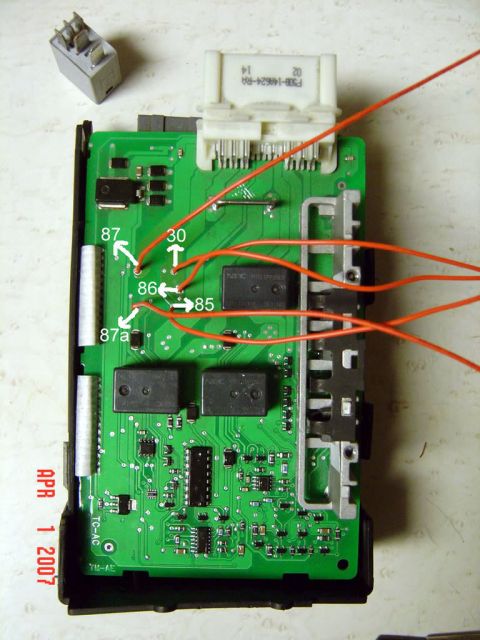 2003 Ford Crown Victoria - LCM Relay Positioning