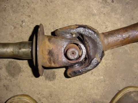 1992 Ford Bronco - lost cap...