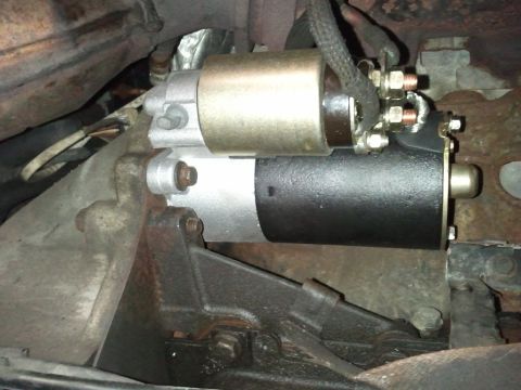2003 Ford Crown Victoria - This photo shows a starter motor, not a 2003 Ford Crown Victoria.