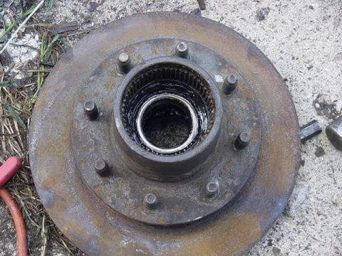 1992 Ford Bronco - the wheel hub.