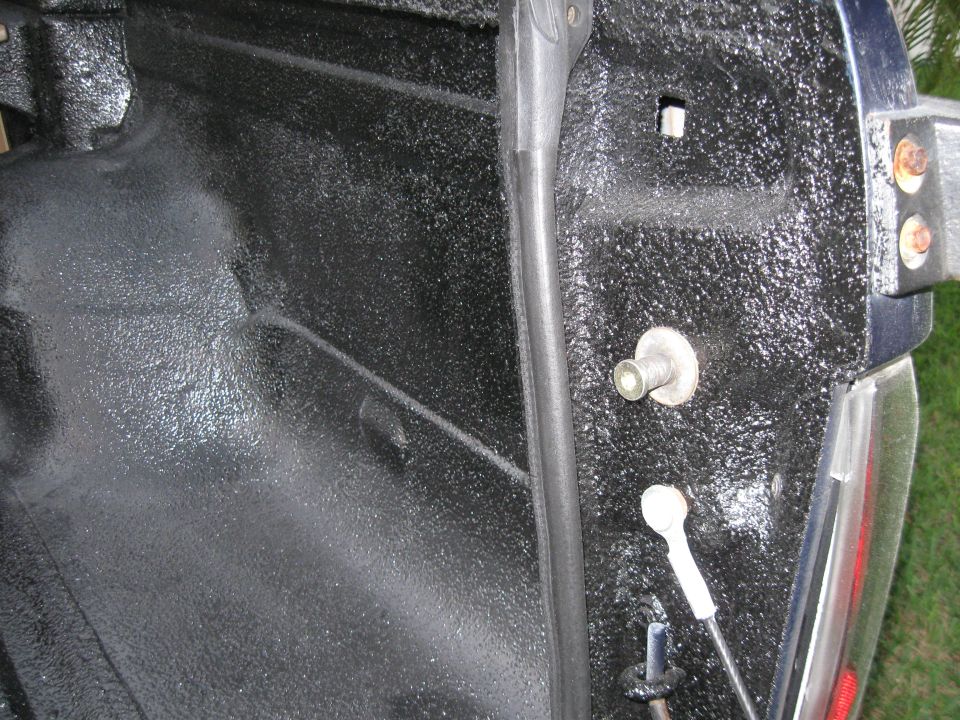 Closeup of tailgate jam area.  Went a little nuts with the bedliner.  But that paint is tough when it dries!