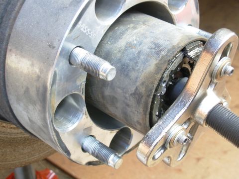 1983 Ford Bronco - The debris in the splines caught in the outer ring's groove, preventing the lock body from sliding out, so I put the trusty Snap-On slide h…
