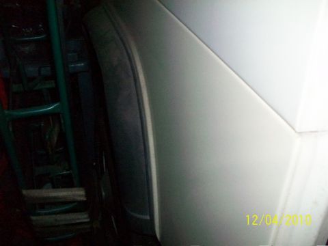 1986 Jeep Wagoneer - A close-up view of a vehicle's body panel and interior structure, with a date stamp visible.