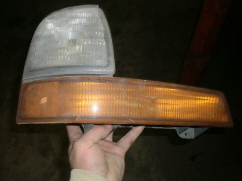 1995 Ford Bronco - Amber and clear corner light assembly for a vehicle.