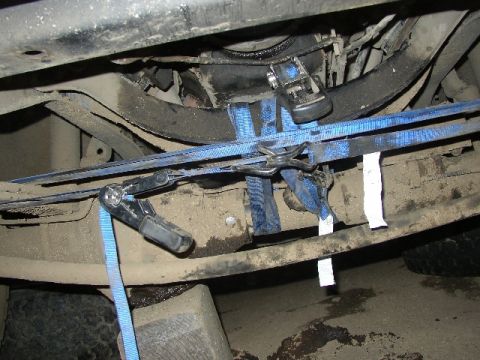 1989 Ford Bronco - no this didn't hold, but it was dark and i was tired. at least it made it down to the main gate