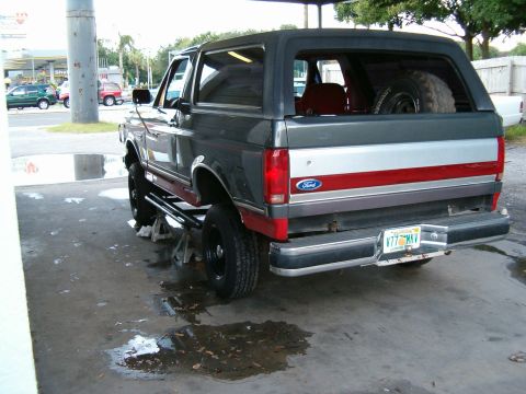 1991 Ford Bronco - Back view.