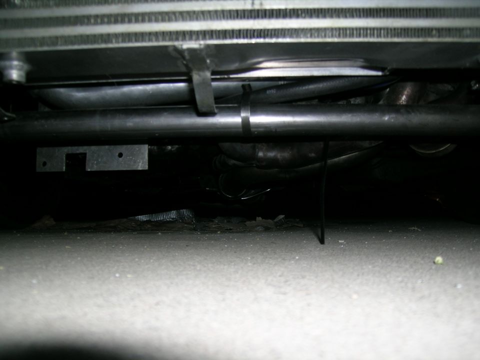Underbody piping and radiator of a 1995 Ford Probe