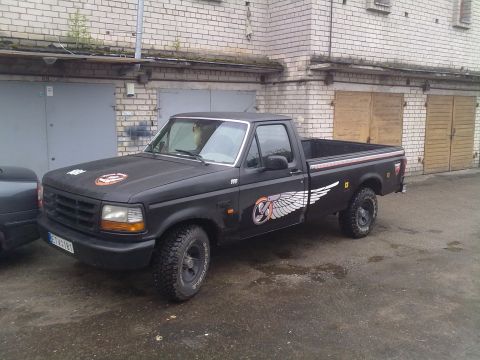 1995 Ford E150 photo