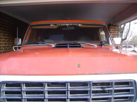 1978 Ford Bronco - front view
