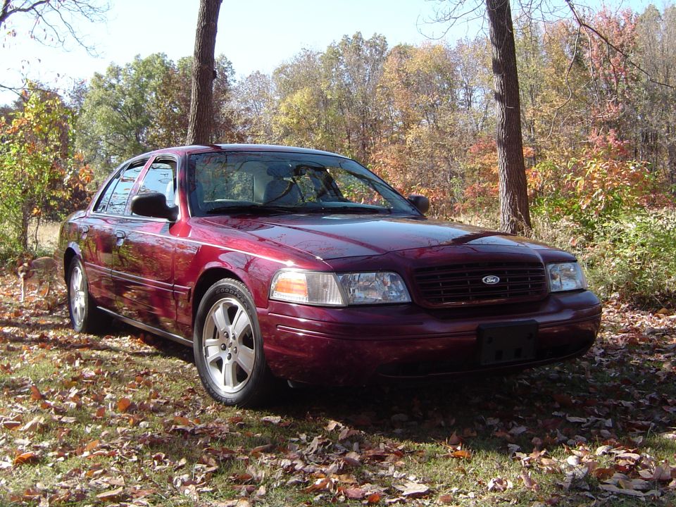 2004 Ford Crown Victoria “vicky”