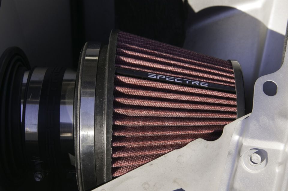 Spectre air filter with metal mounting bracket and hose clamp