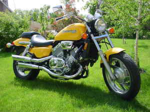 1996 Honda VF700S “VF750C Magna (Banana Bike)”