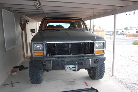 1982 Ford Bronco - This Ford Bronco appears to be from the early 1980s, not a 1982 model as claimed.