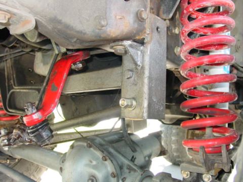 1990 Ford Bronco - track bar mount