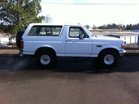 1995 Ford Bronco photo