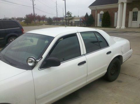 2001 Ford Crown Victoria photo