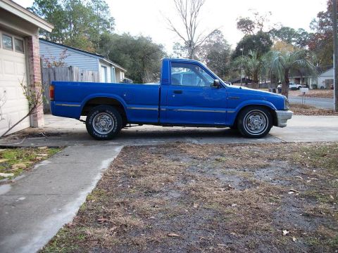 1987 Mazda B2200 photo