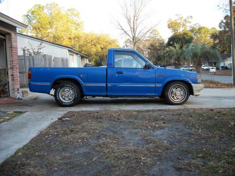 1987 Mazda B2200 photo