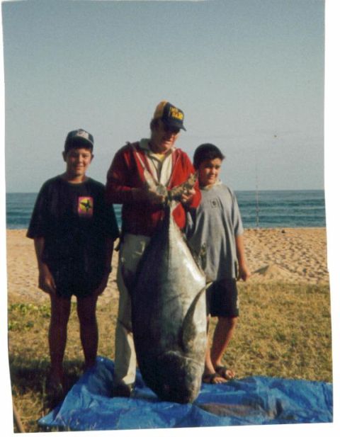 Ulua (Giant Trevally) Fishing - 1991 Ford Bronco