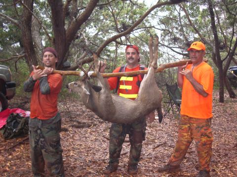 1991 Ford Bronco - Toby and his uncle in center with Richards super rare Kauai 8 point buck.