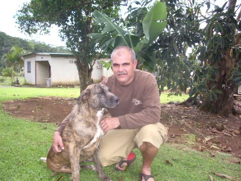 1991 Ford Bronco - Richard on Kauai meeting up with his old bud, Pili. Pili is son of Ipo and littermate brother to Nui.