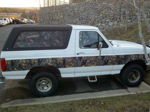 1995 Ford Bronco photo