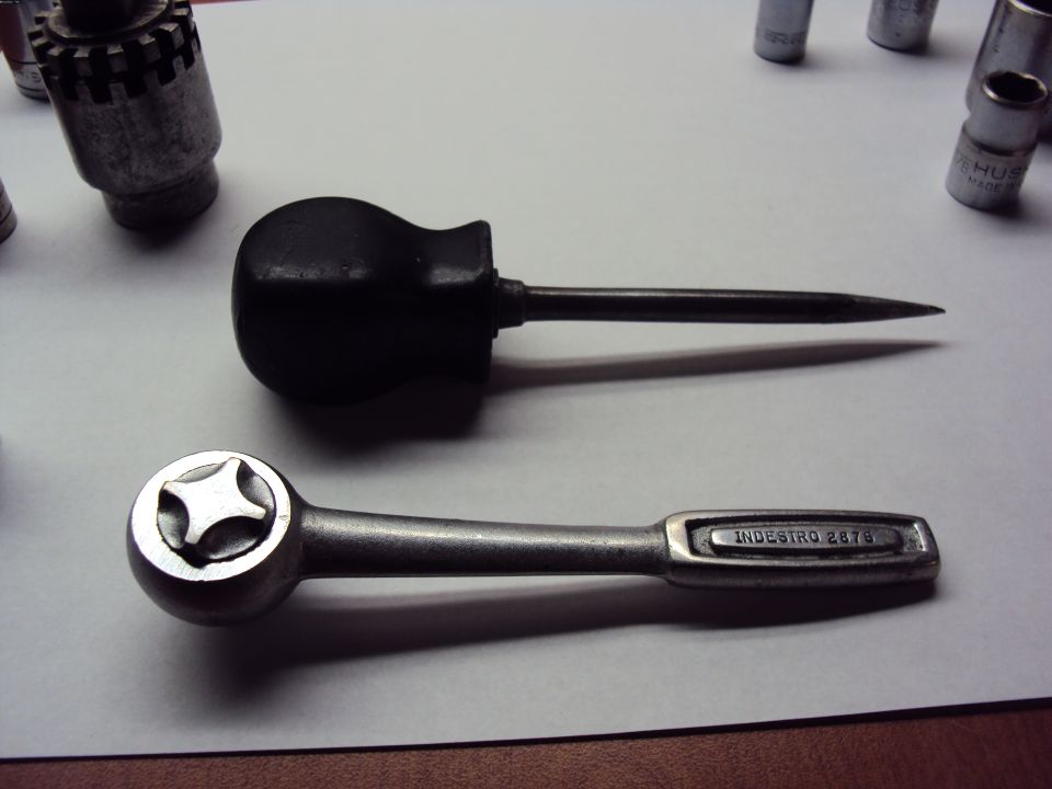 Ratchet and screwdriver tools