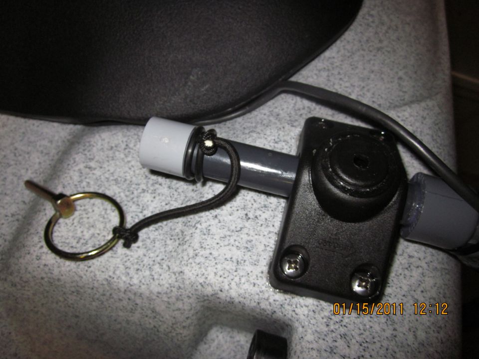 Kayak accessory mount with bungee cord and pin, dated 01/15/2011