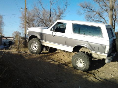 1992 Ford Bronco photo