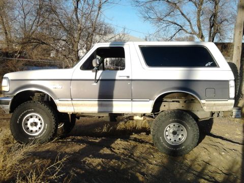 1992 Ford Bronco photo