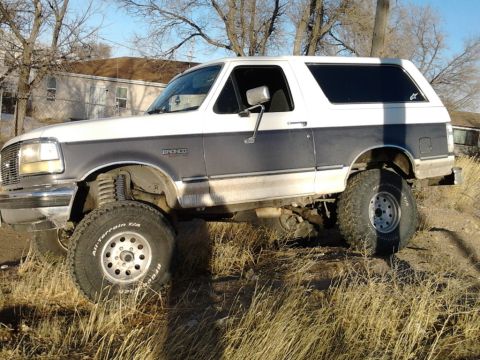 1992 Ford Bronco photo