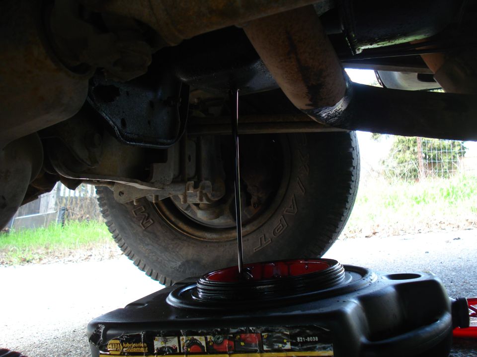 1989 Ford F-250 oil drain plug and pan