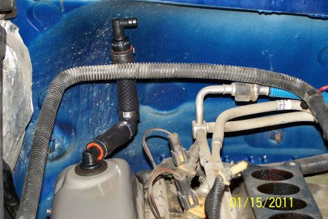 1996 Ford Bronco - Setup installed prior to upper intake plenum.