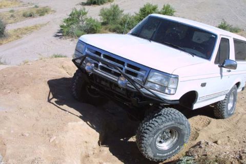 1993 Ford Bronco - testing the rig right after the axle swap